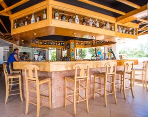 Poolbar