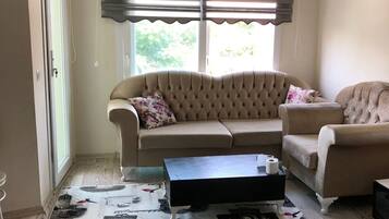 Basic-Apartment, Raucher | Wohnzimmer | LCD-Fernseher