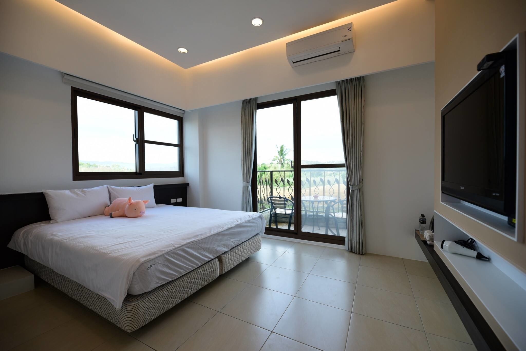 1 habitación, ropa de cama de alta calidad y escritorio 