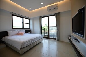 1 habitación, ropa de cama de alta calidad y escritorio