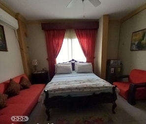 Deluxe Double Room | 1 bedroom, premium bedding, minibar, iron/ironing board - Casa Serena (Guayaquil)