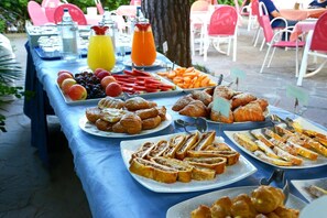 Daily buffet breakfast for a fee - Hotel Schiller (Cervia)