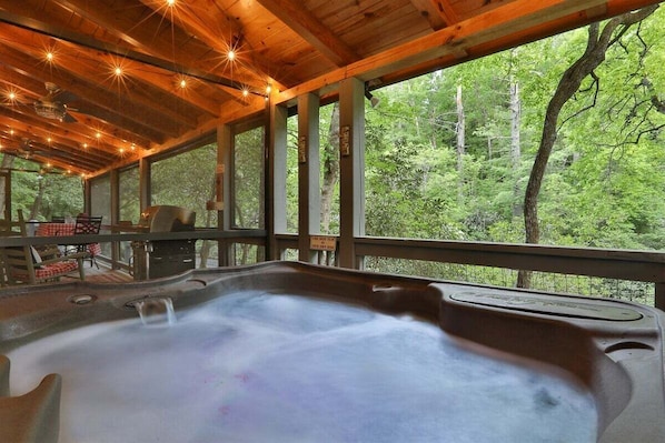 Outdoor spa tub - River Rhapsody | Ellijay, GA (Ellijay)