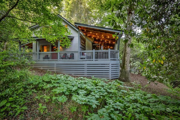 المنشأة من الخارج