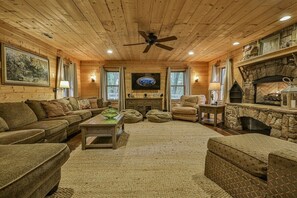 TV, fireplace