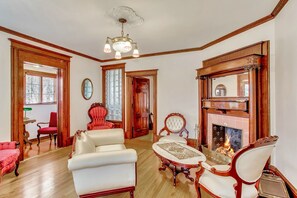 Romantic House, 4 Bedrooms, Kitchen, Garden View | 4 bedrooms, premium bedding, individually decorated