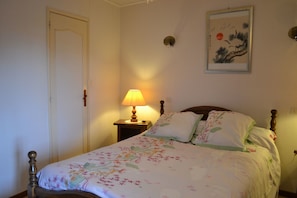 Double Room (Magnolia) | Iron/ironing board, free WiFi, bed sheets - Aux Orangers (Luxe)