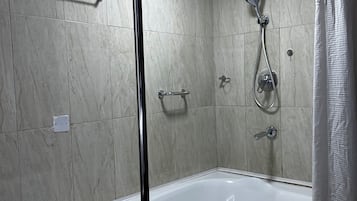 Family Room, 2 Bedrooms | Bathroom