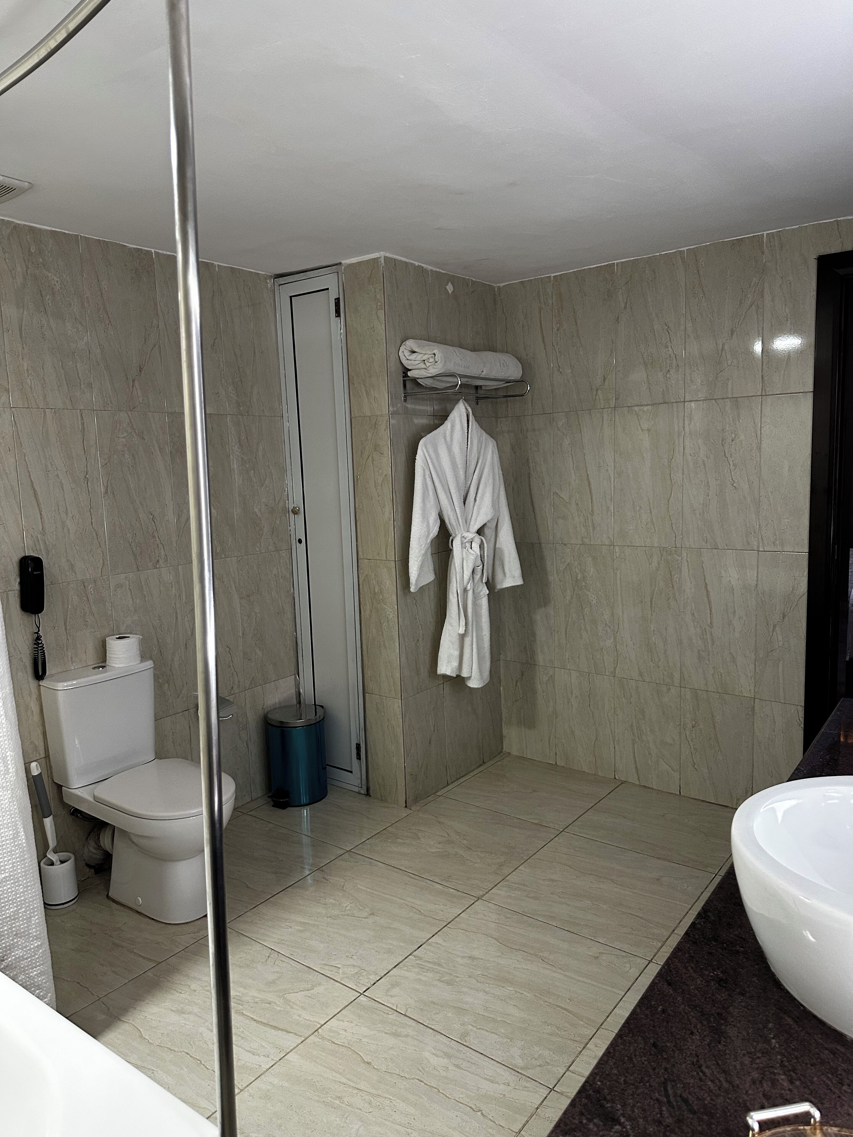 Family Room, 2 Bedrooms | Bathroom