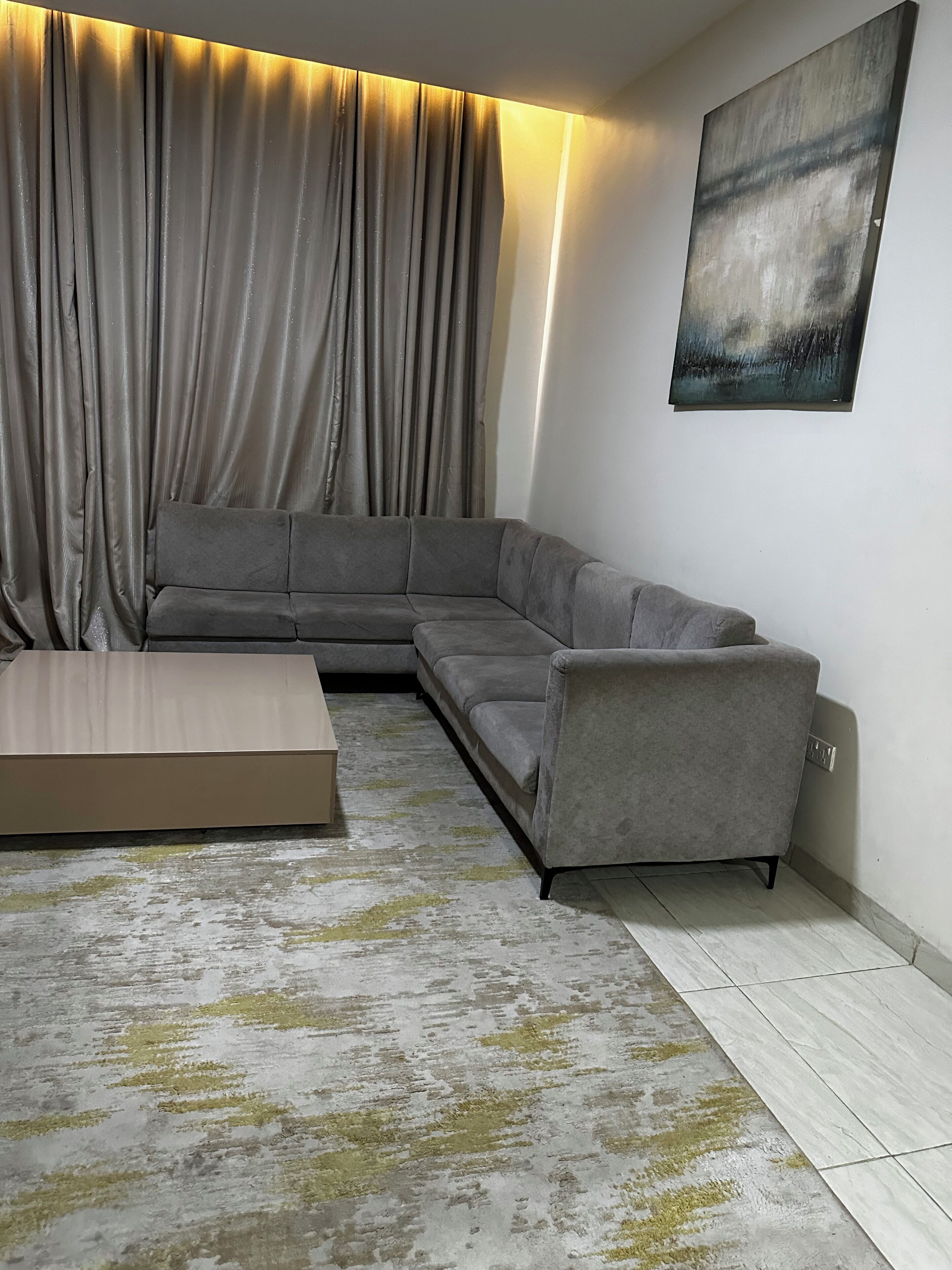 Premium Suite | Living area | 43-inch flat-screen TV with cable channels, TV