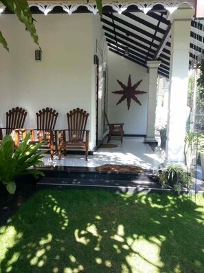 Poolside bar - Dreamvilla (Kochchikade)