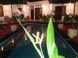 Outdoor pool, free pool cabanas, pool umbrellas