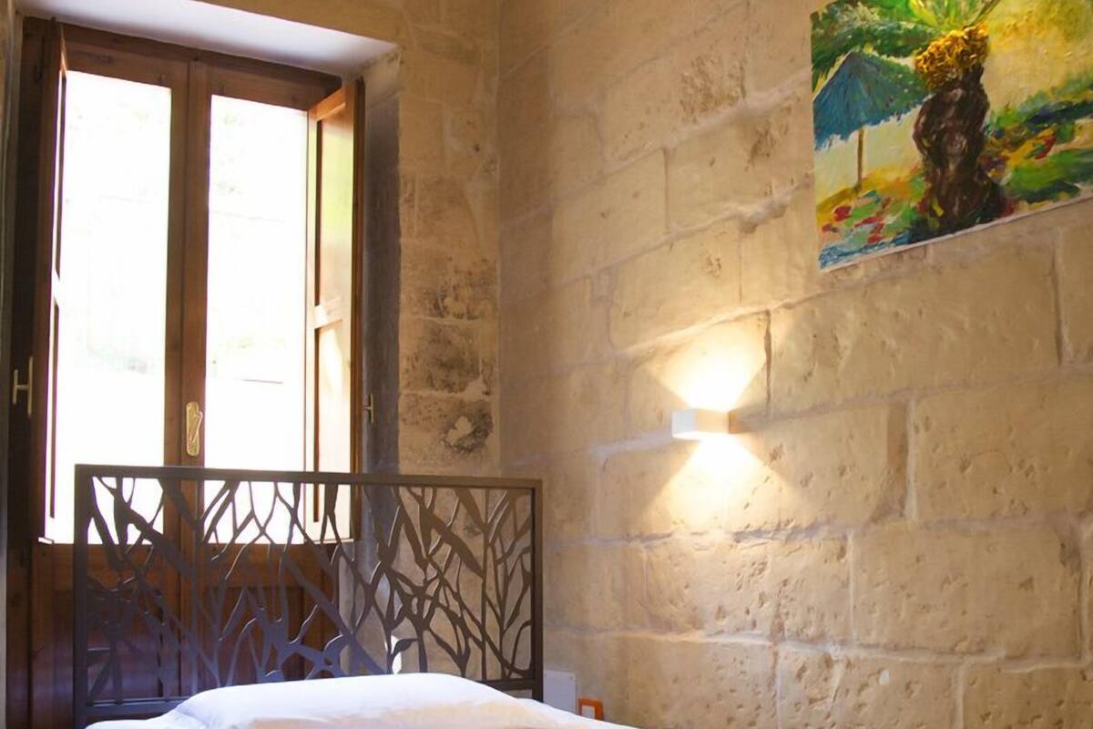 Chambre Simple Confort | Lits bébé (en supplément), Wi-Fi gratuit, draps fournis