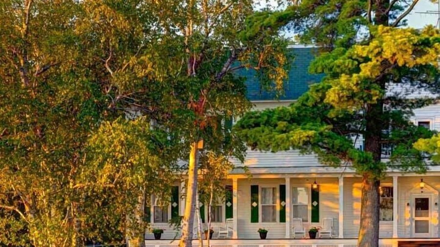 Historic Birch Lodge and Motel