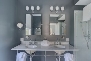 Suite, 1 King Bed, Lake View, Lakeside | Bathroom sink