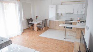 In-room dining - LEADER APARTMENT (Sarajevo)