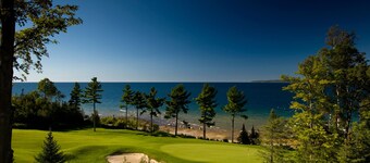 “Year-Round Adventure Awaits – Ski, Golf & Relax in Harbor Springs!”