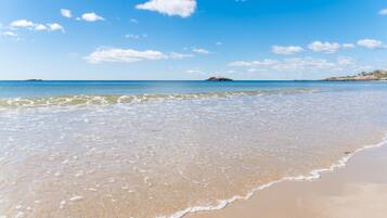 Beach nearby, sun-loungers, beach towels