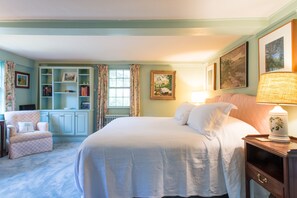 5 Schlafzimmer, Schreibtisch, Bügeleisen/Bügelbrett, WLAN