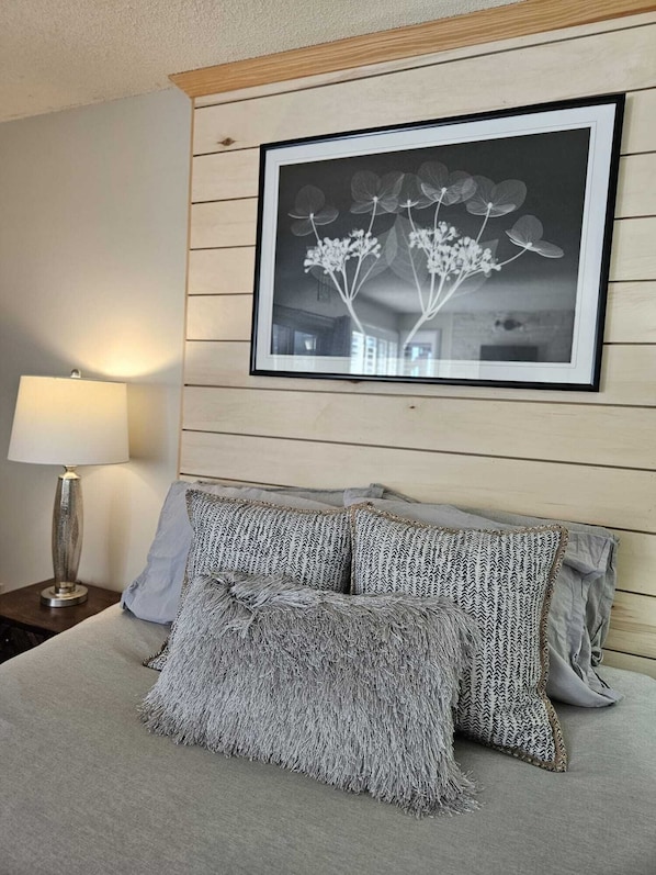 Iron/ironing board, free WiFi, bed sheets, wheelchair access