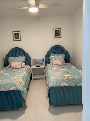 3 bedrooms, desk, iron/ironing board, travel crib