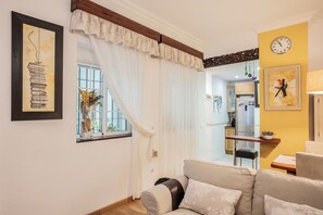 Smart TV, DVD player, books, music library