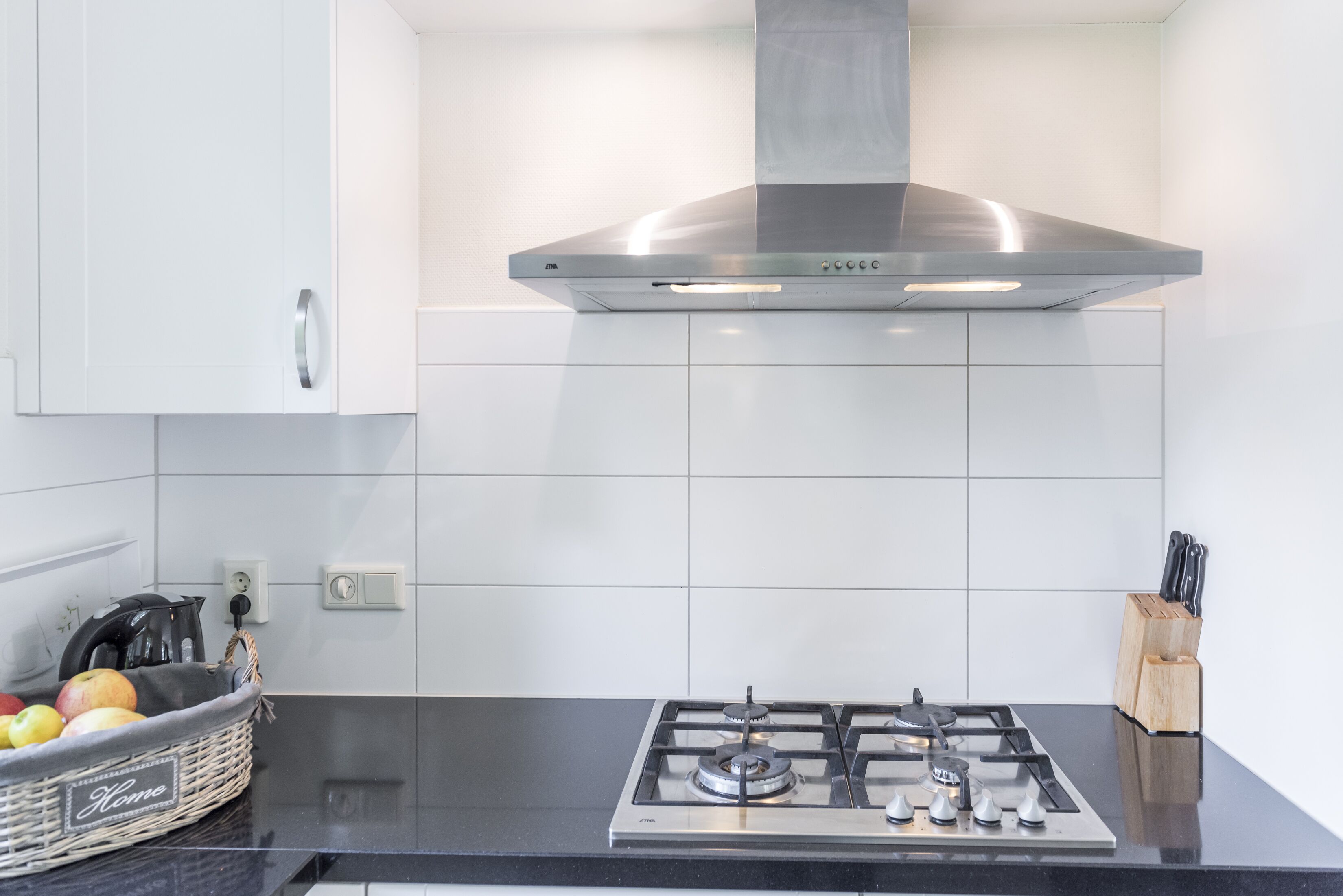 雪櫃、微波爐、焗爐、爐具