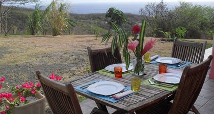 A Deshaies F5 sea view equipped for families / groups nearby beaches