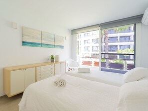 3 slaapkamers, een kluis op de kamer, een strijkplank/strijkijzer