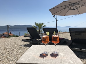 Terrace/patio - Brand new, with infinity pool, right by the pool (Brsec)