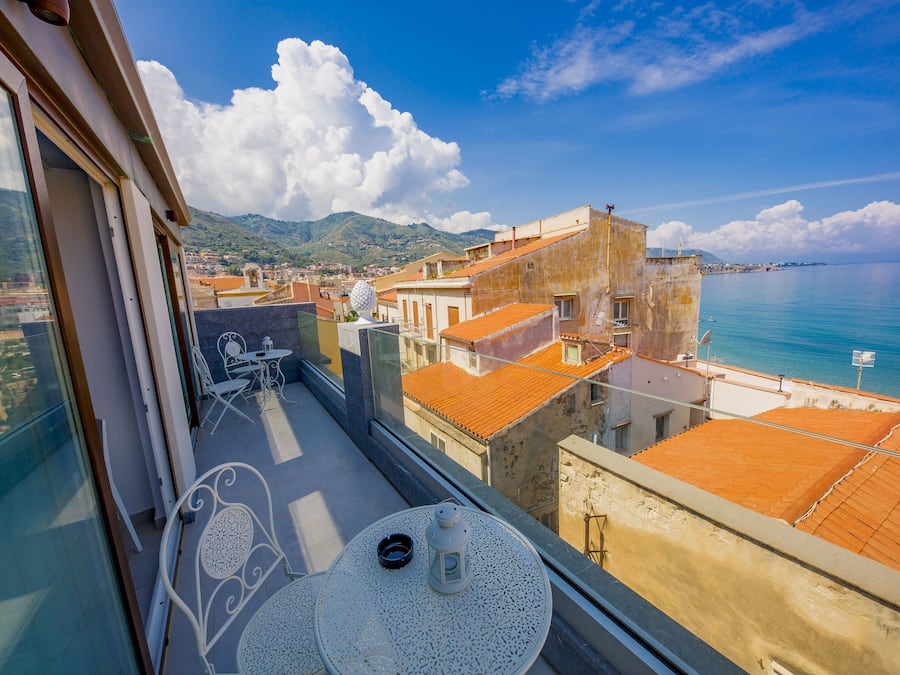 Deluxe Double Room | Balcony