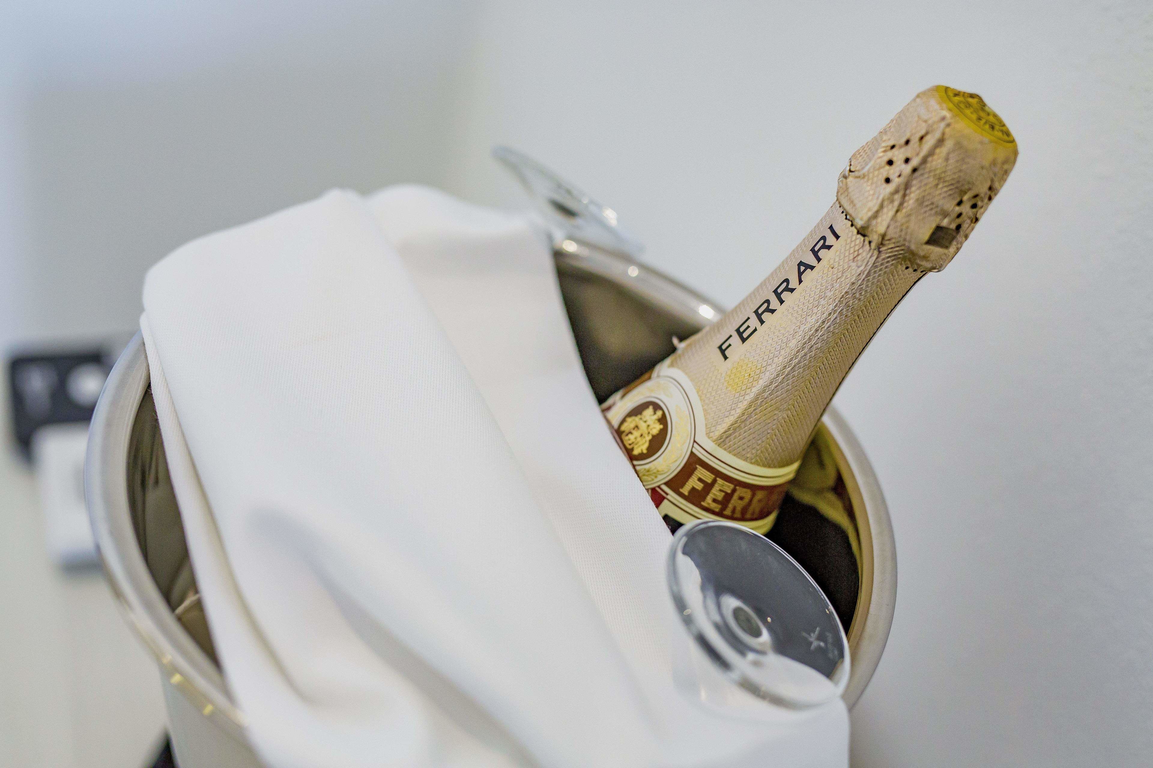 deluxe double room | room amenity