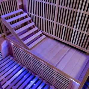 Singola Classic, 1 letto queen, sauna, al piano terra | Sauna | Sale per trattamenti di coppia, massaggi con le pietre calde