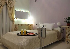 Iron/ironing board, free WiFi