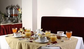 Desayuno buffet incluido todos los días
