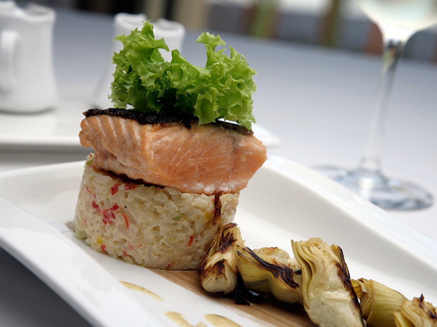 breakfast, lunch and dinner served