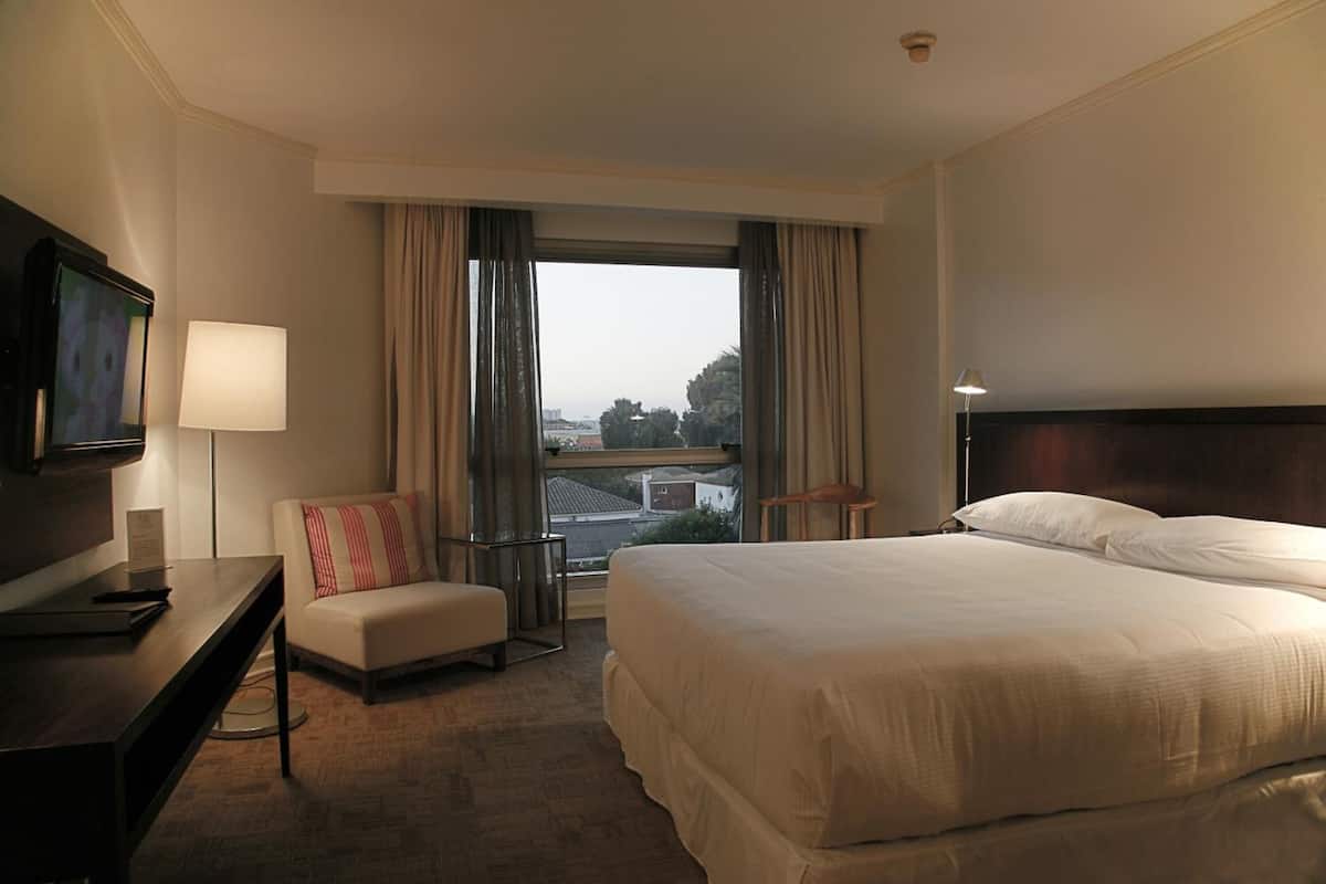 minibar, in-room safe, desk, rollaway beds