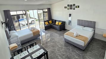 Estudi júnior | Planxa i posts de planxar, wifi gratuïta i roba de llit