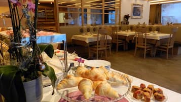 Desayuno buffet incluido todos los días