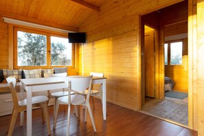 Panoramic Bungalow (II) | Living area | Flat-screen TV