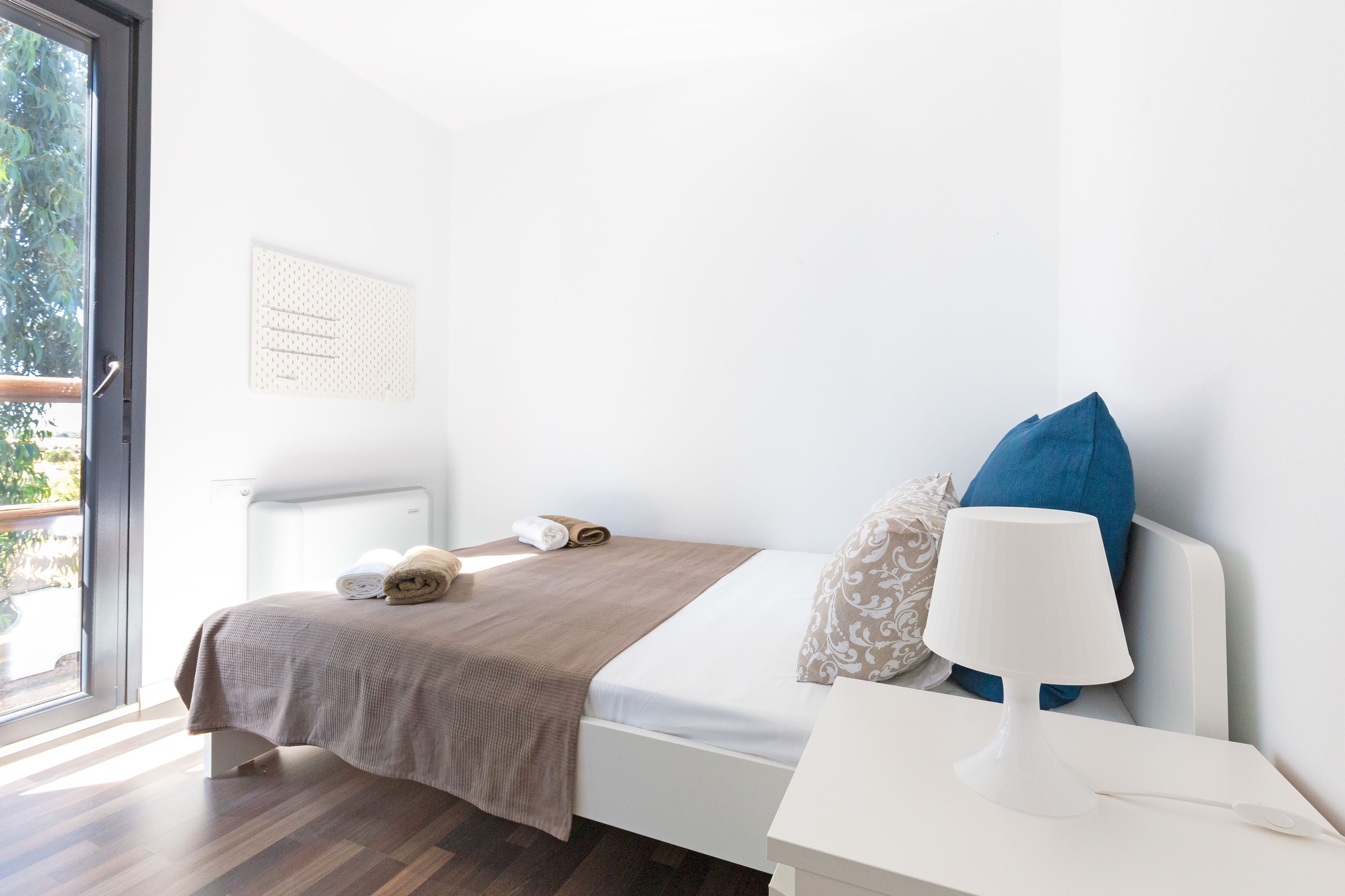 Panoraamabungalow (I) | 1 makuuhuone, työpöytä, kannettavalle tietokoneelle sopiva työtila