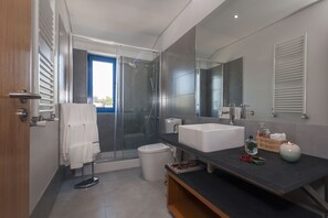 Shower, free toiletries, towels - Monte Beato (Almodôvar)