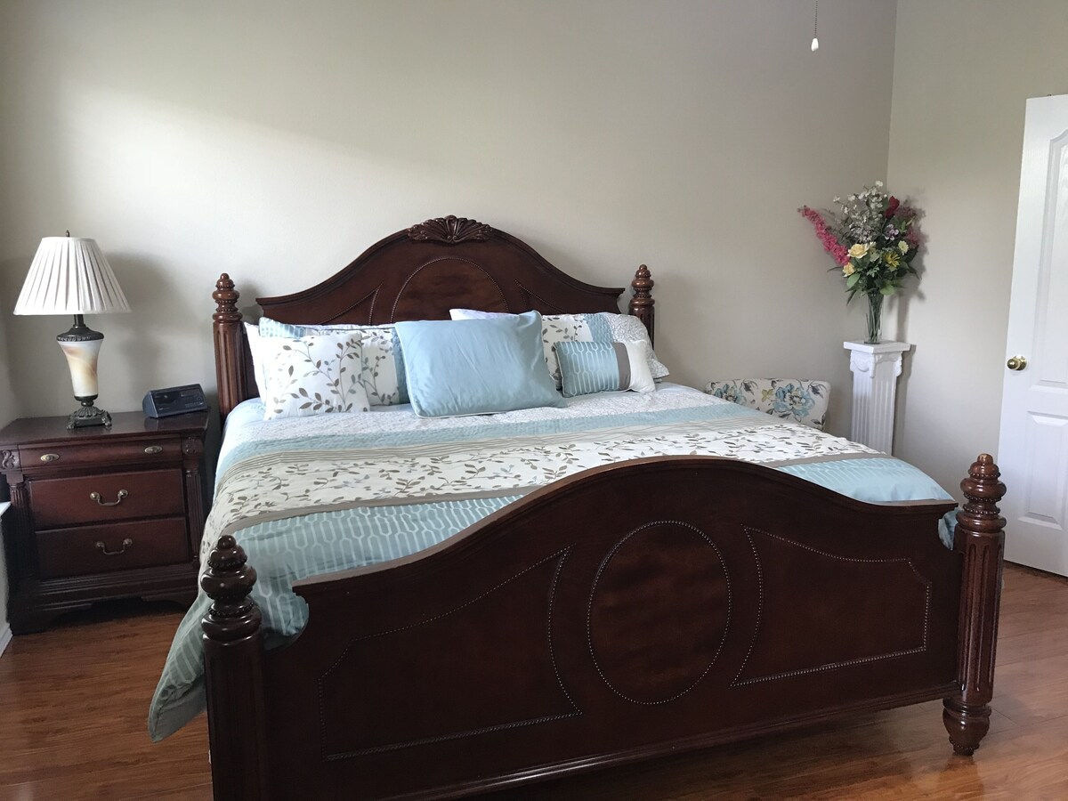 Photo 14 of Large house with 5 Bedrooms 2.5 bath sleep 12 , fully garage to use