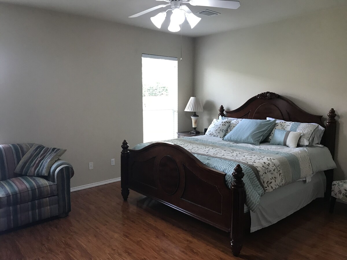 Photo 13 of Large house with 5 Bedrooms 2.5 bath sleep 12 , fully garage to use