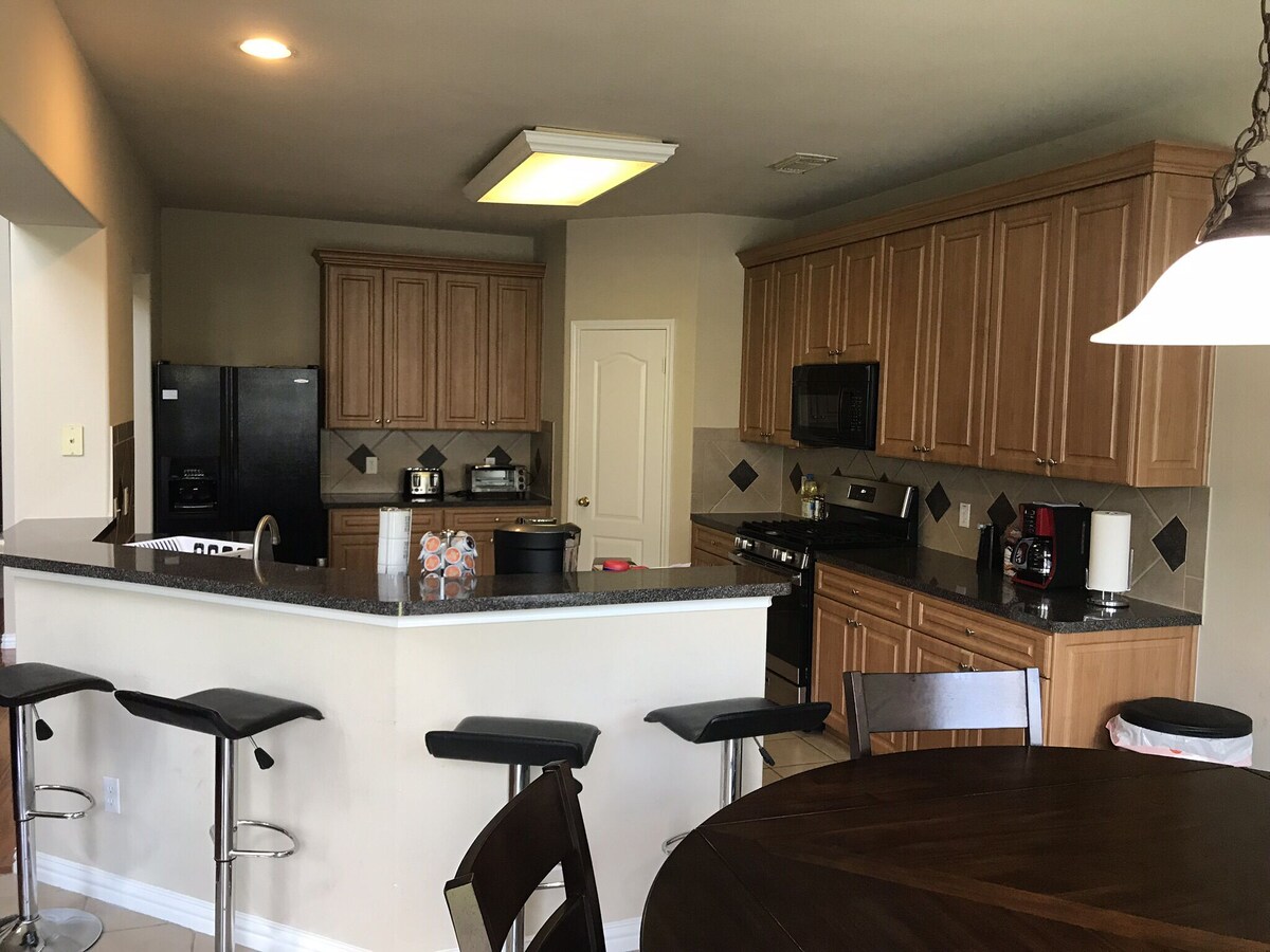 Photo 5 of Large house with 5 Bedrooms 2.5 bath sleep 12 , fully garage to use