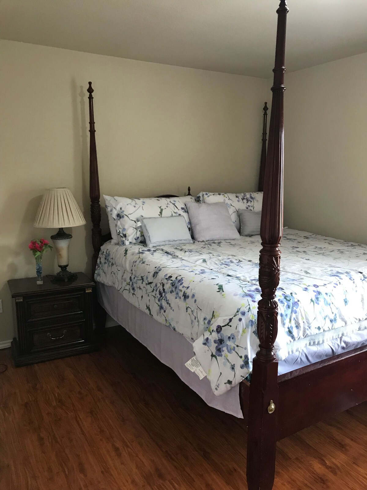 Photo 10 of Large house with 5 Bedrooms 2.5 bath sleep 12 , fully garage to use