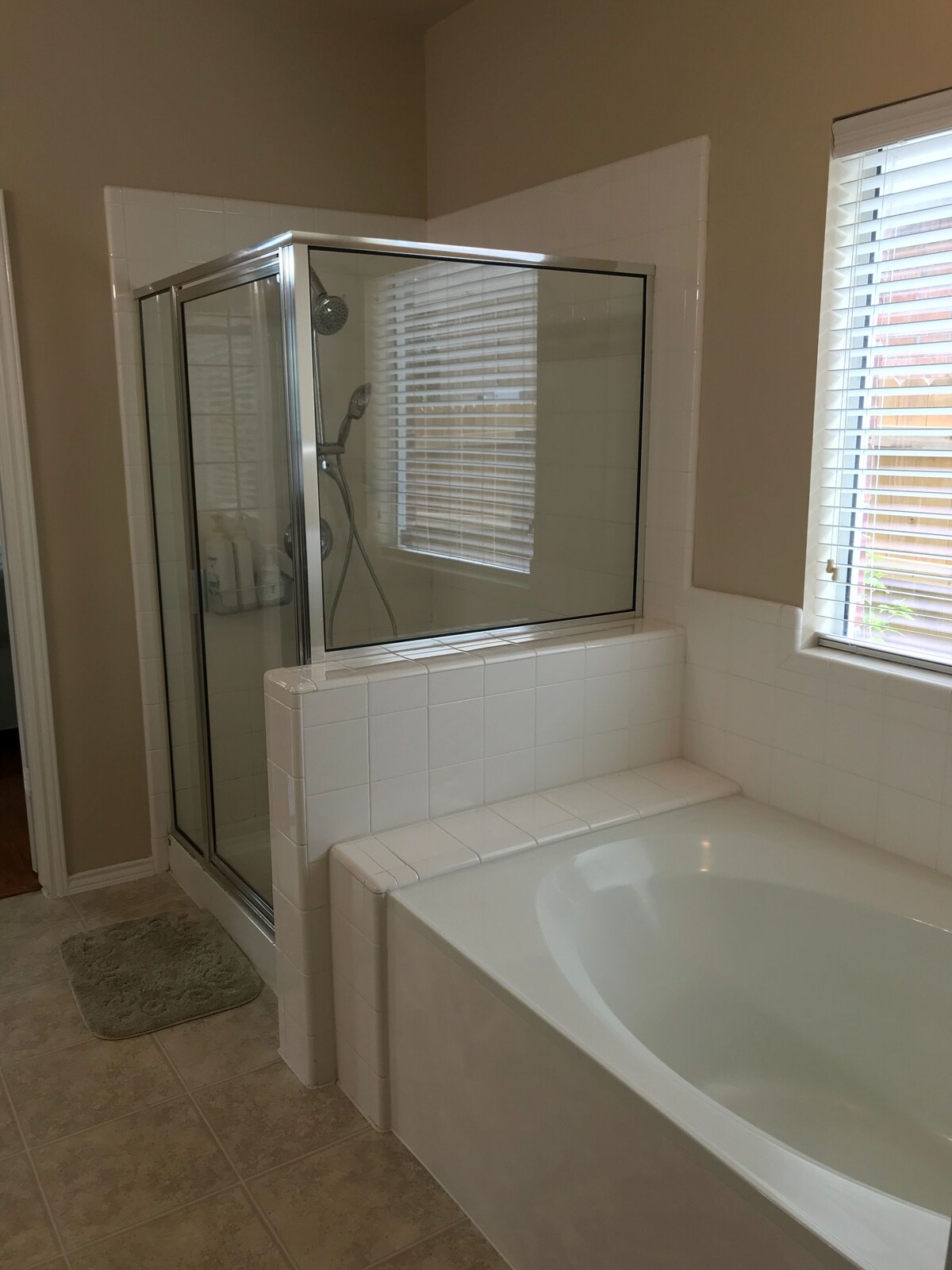 Photo 15 of Large house with 5 Bedrooms 2.5 bath sleep 12 , fully garage to use