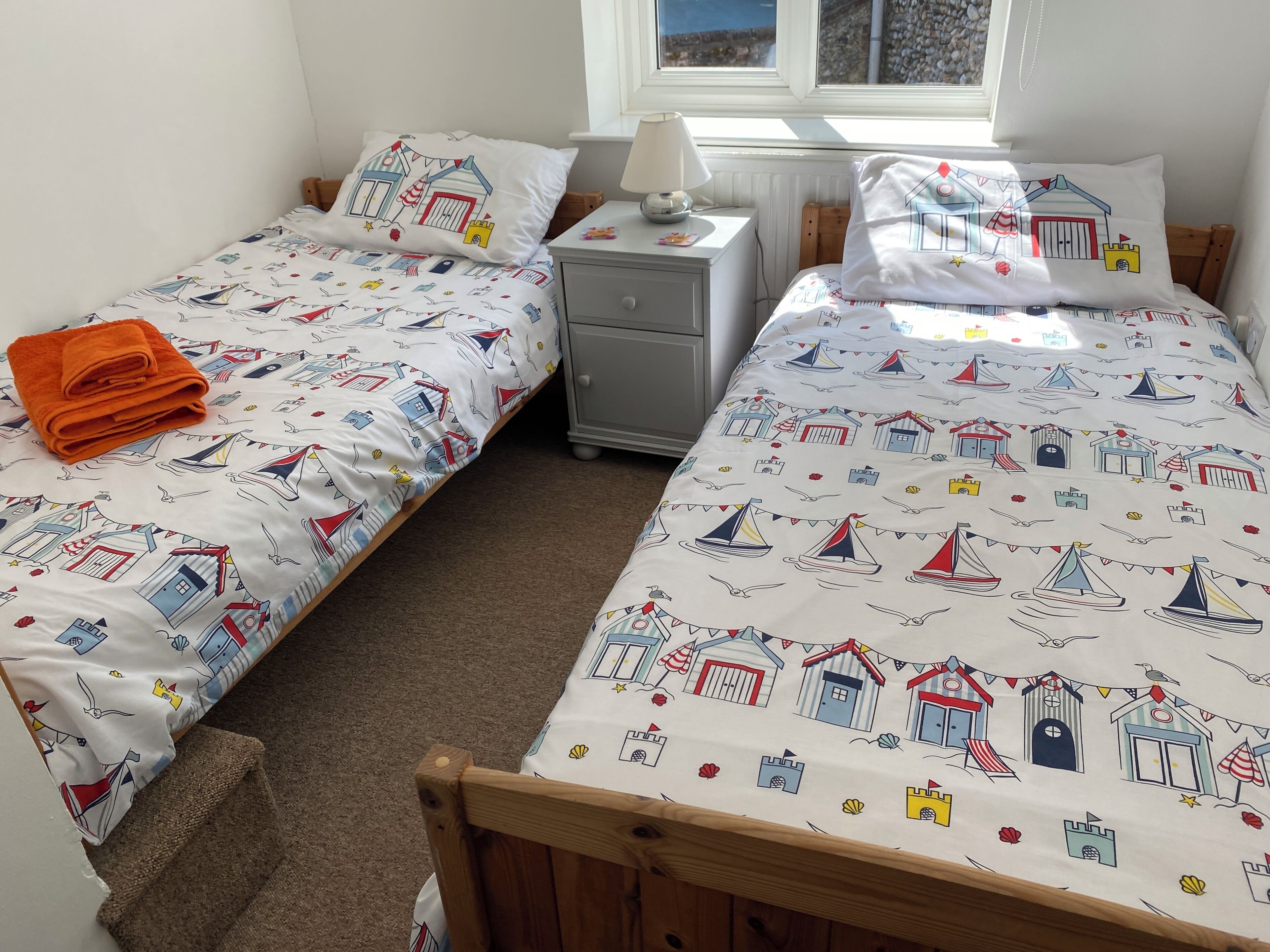 2 bedrooms, iron/ironing board, travel cot, free WiFi