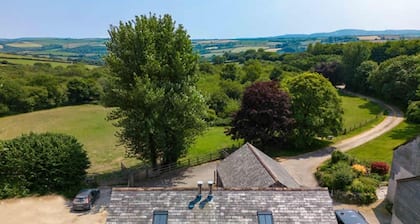 Keepers Cottage - sleeps 2 adults, 2 children and your dogs