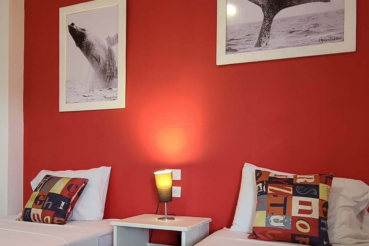 Sistema de insonorización, wifi gratis y decoración personalizada
